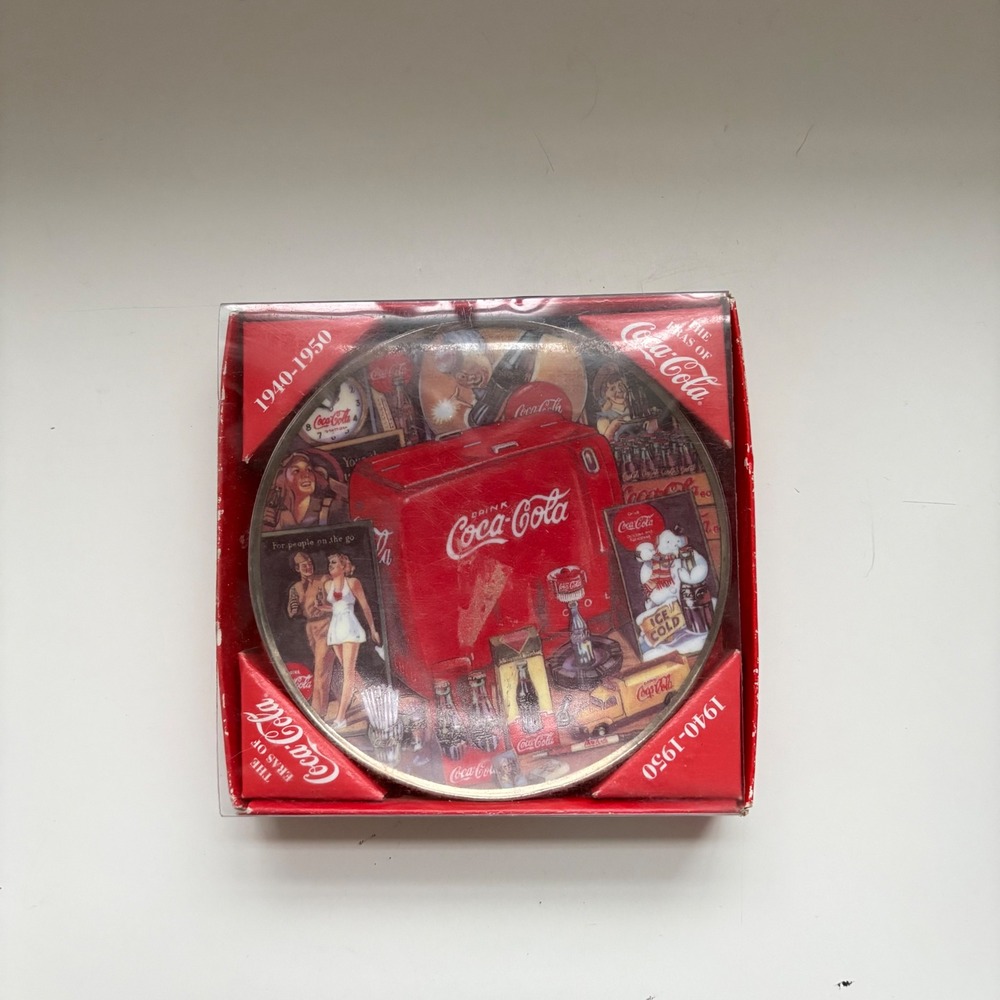 Vintage 1995 Coca-Cola Eras of Coca-Cola 1940-1950 Mini Plate with Easel Enesco